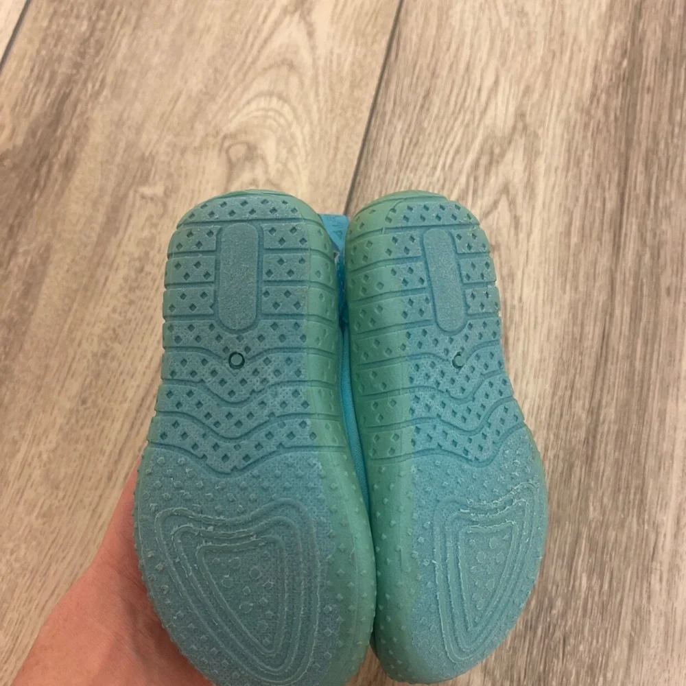 iPlay Water Shoes Size 8